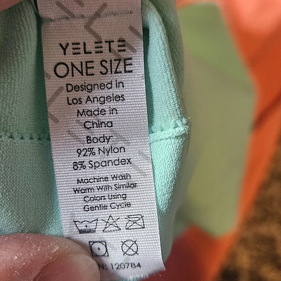 Reversible Body Contour Tank - Picture 3 of 4